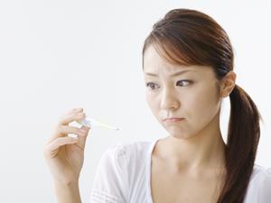 インプラントや審美歯科中心の歯科医院